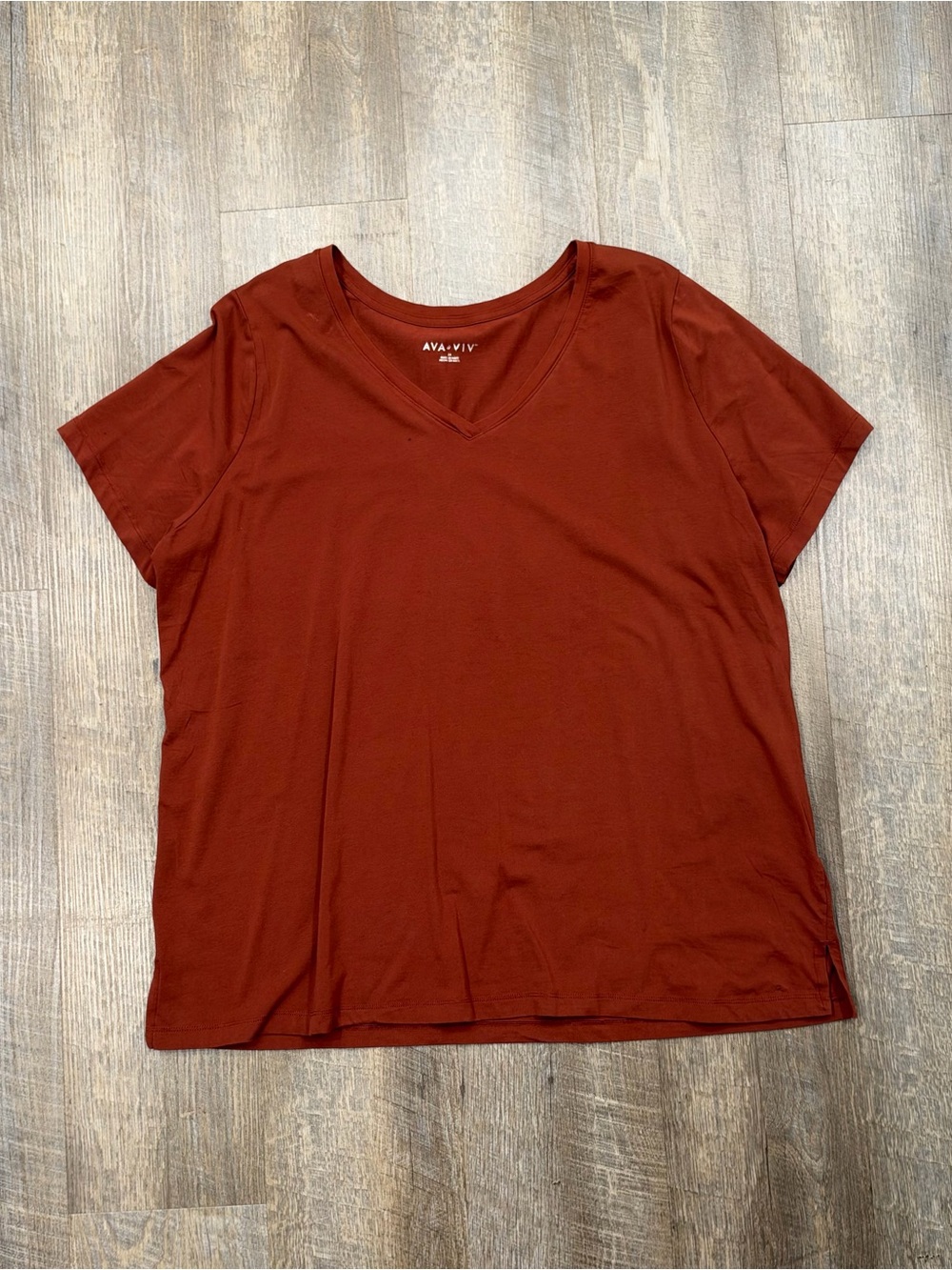 Plus size Ava & Viv Women's V-Neck Tee in Rust